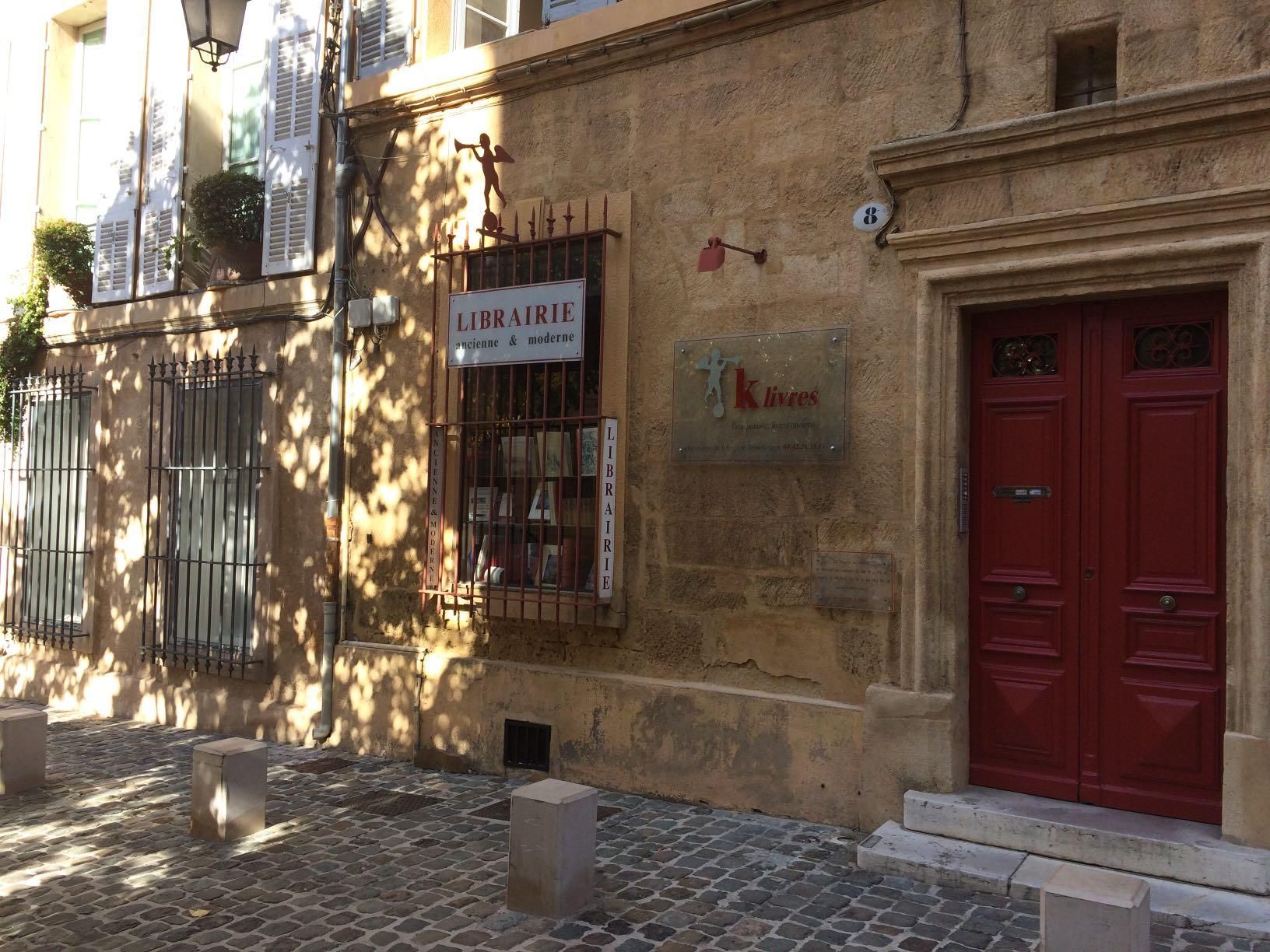 découvrez la meilleure librairie des bouches-du-rhône, un véritable havre pour les passionnés de lecture. une sélection unique de livres, des conseils personnalisés et une ambiance chaleureuse vous attendent. plongez dans l'univers littéraire et trouvez votre prochain coup de cœur !