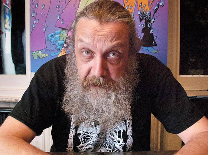 découvrez l'univers fascinant d'alan moore, l'écrivain complexe derrière des chefs-d'œuvre comme watchmen et v for vendetta. plongez dans son approche innovante du comic et explorez l'impact de ses œuvres sur la culture moderne.