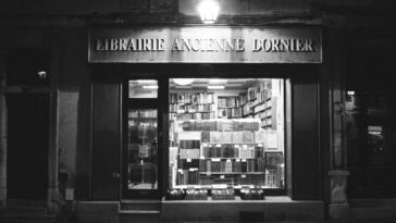 découvrez notre librairie, un véritable havre de paix pour les amoureux des livres. explorez un large éventail de genres littéraires, des best-sellers aux classiques intemporels, et profitez d'un espace convivial dédié à la lecture et à l'évasion.