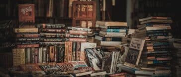 découvrez notre librairie en ligne, où passionnés de lecture et curieux se rencontrent. parcourez notre vaste sélection de livres, des best-sellers aux classiques, et trouvez votre prochaine aventure littéraire. profitez de nos recommandations personnalisées et de promotions exclusives. plongez dans l'univers des livres dès aujourd'hui !