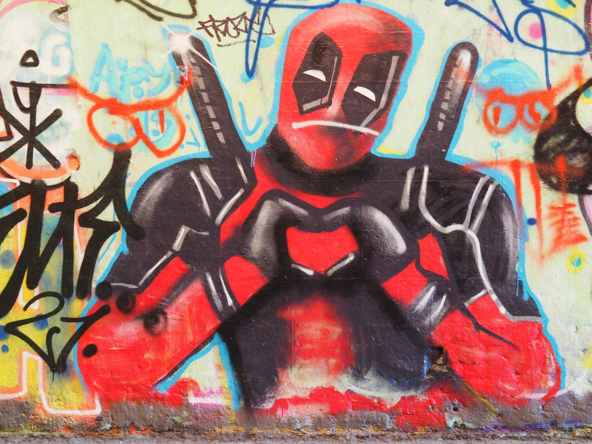 L'histoire fascinante de Deadpool à travers les pages des comics Marvel