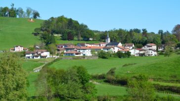 Une Année de Bandes Dessinées Gratuites : Découverte du Mystère du Village Gwichon